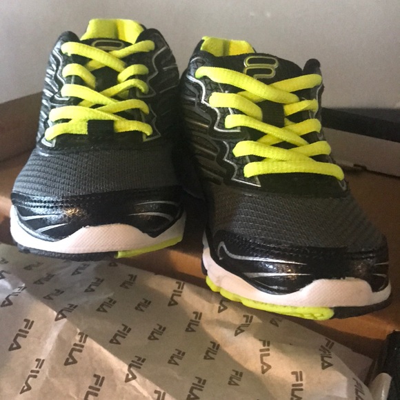 FILA Kids Shoes size 11 - Picture 6 of 6